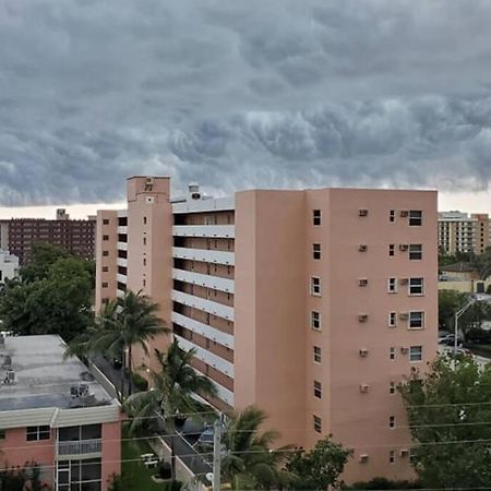 Beachway Per Ankh Pompano Beach Exterior photo
