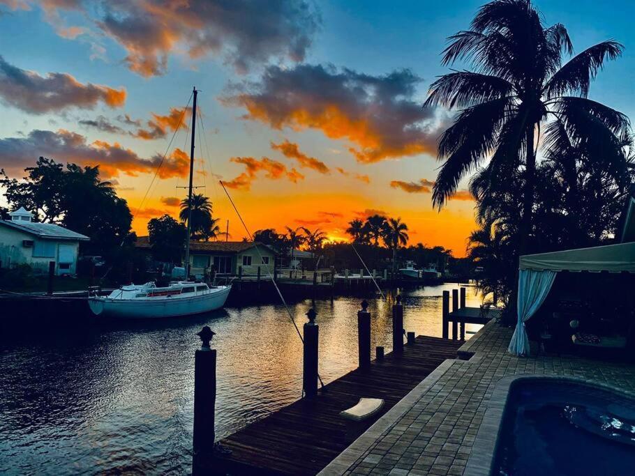 Beachway Per Ankh Pompano Beach Exterior photo
