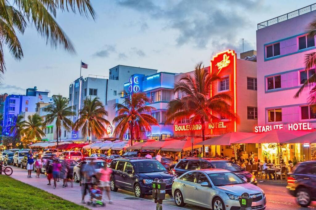 Beachway Per Ankh Pompano Beach Exterior photo